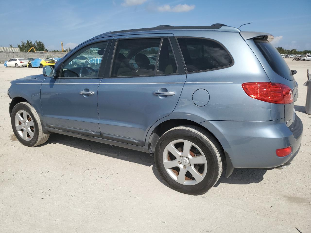 2009 Hyundai Santa Fe - Image 2
