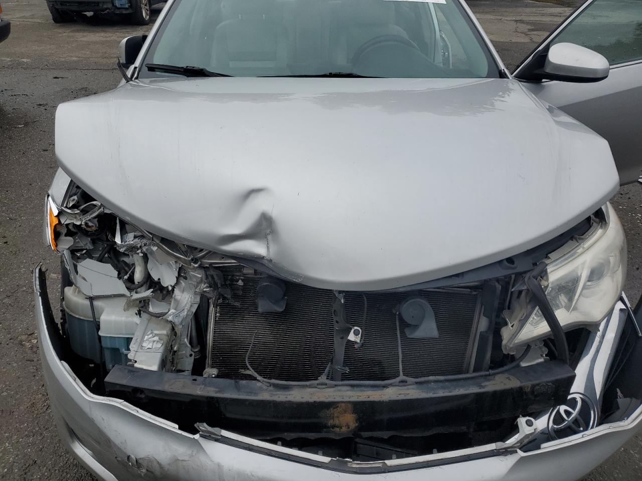 2012 Toyota Camry - Image 11