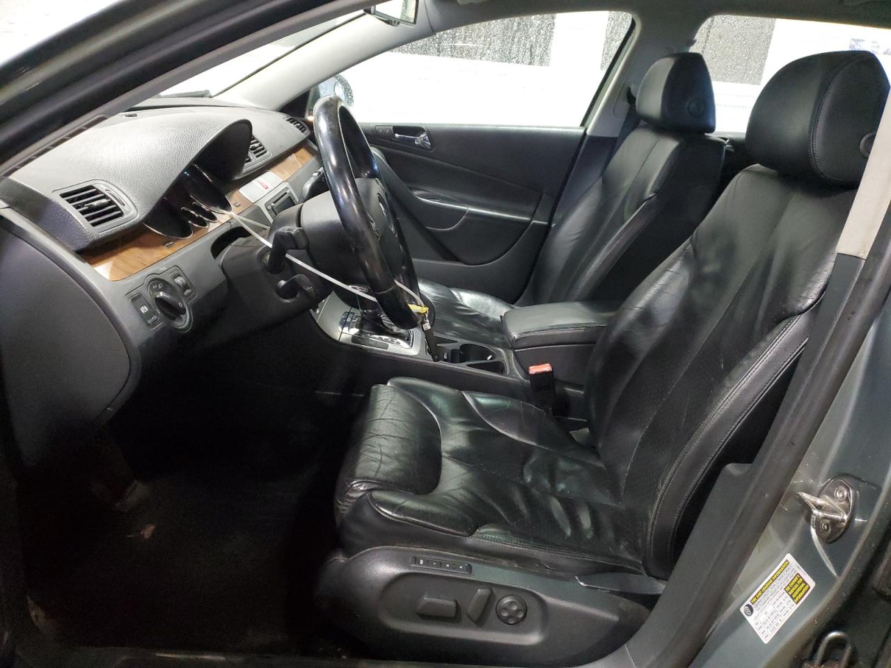 2007 Volkswagen Passat - Image 7