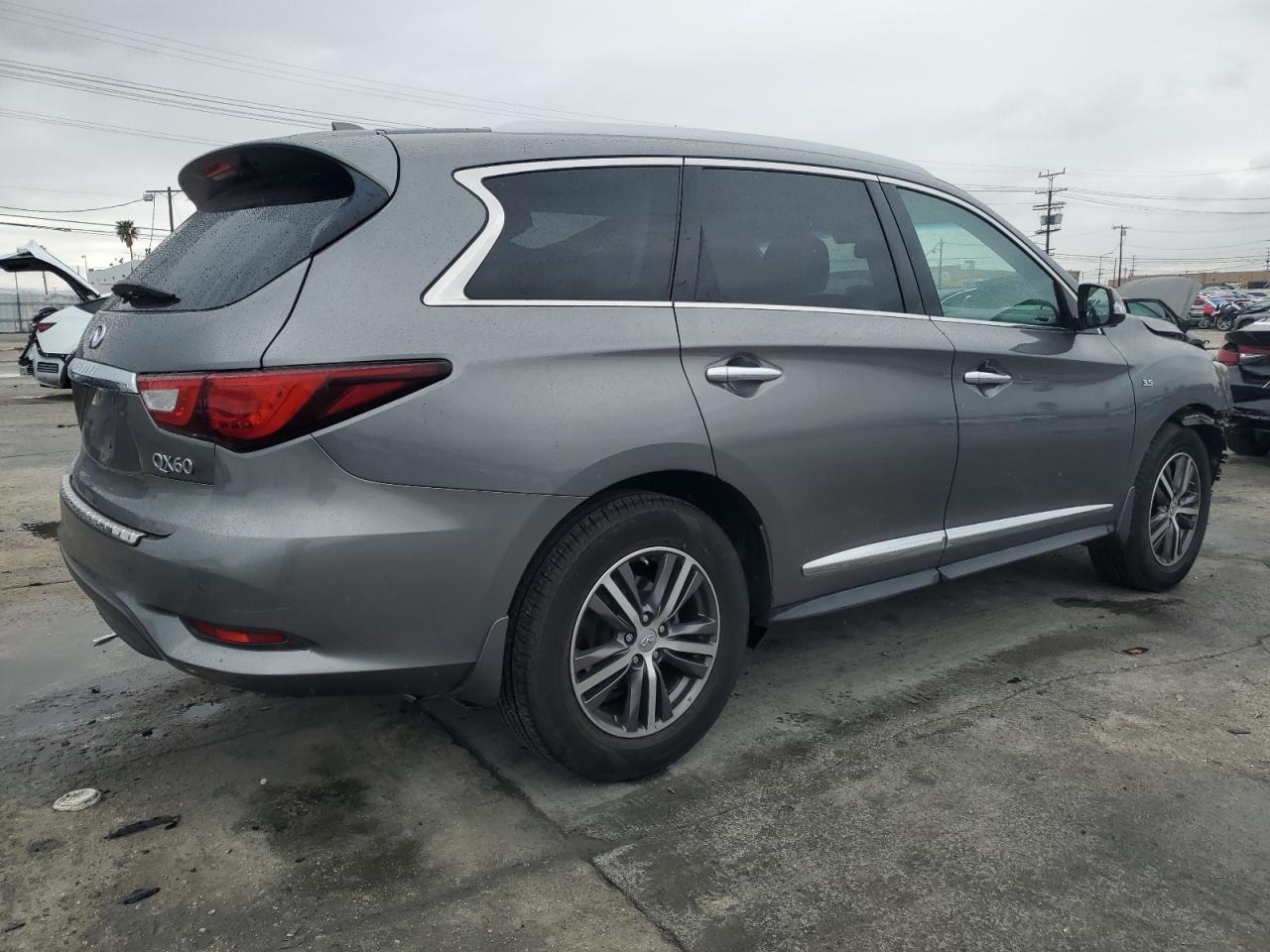 2017 Infiniti QX60 - Image 3