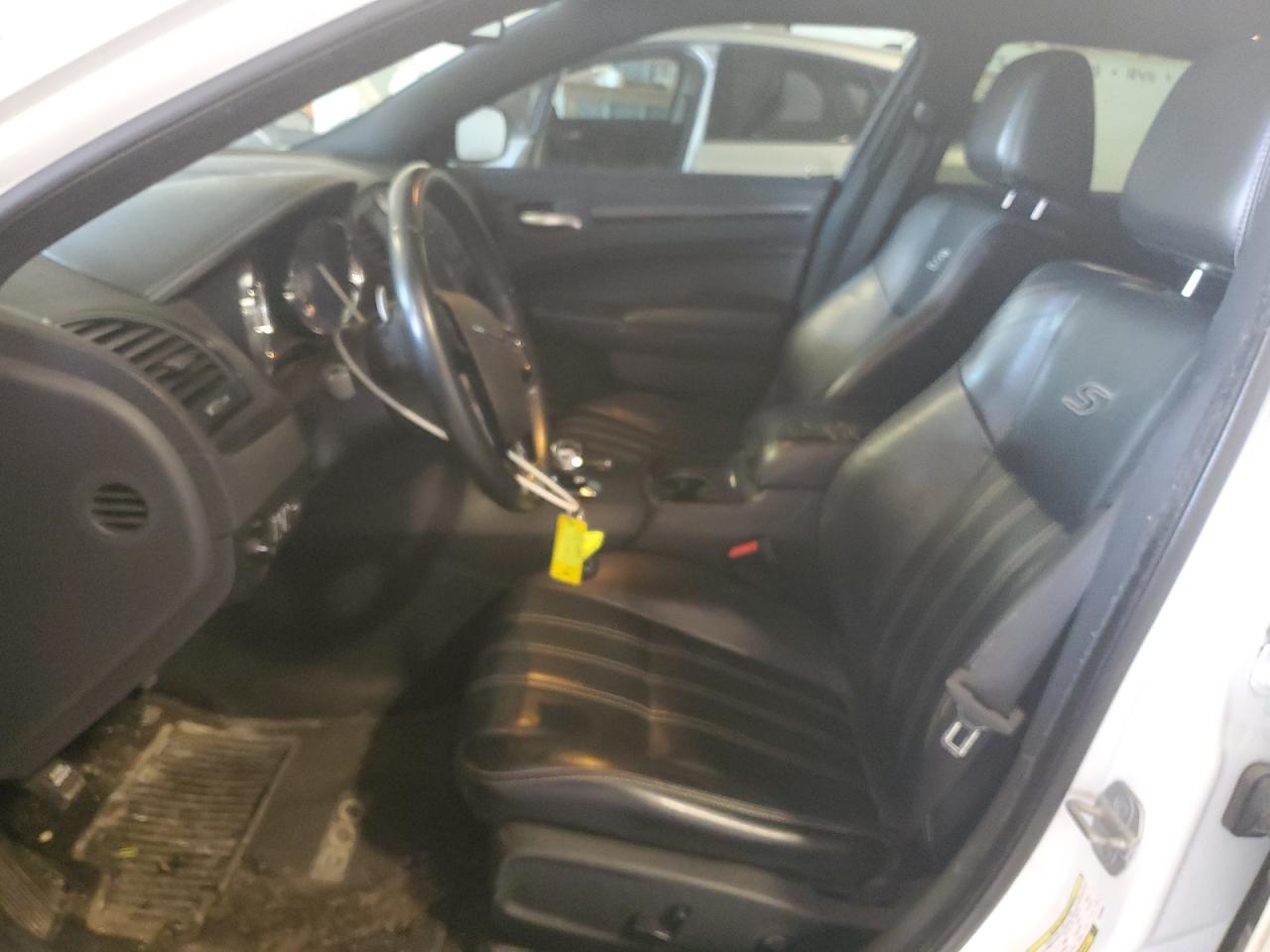 2012 Chrysler 300 - Image 7