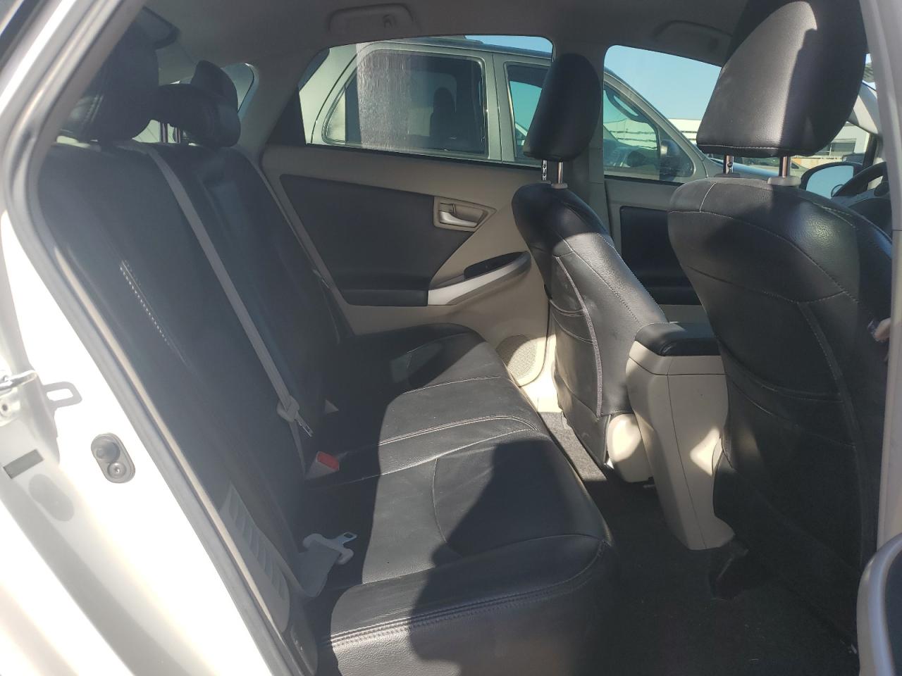 2012 Toyota Prius - Image 10