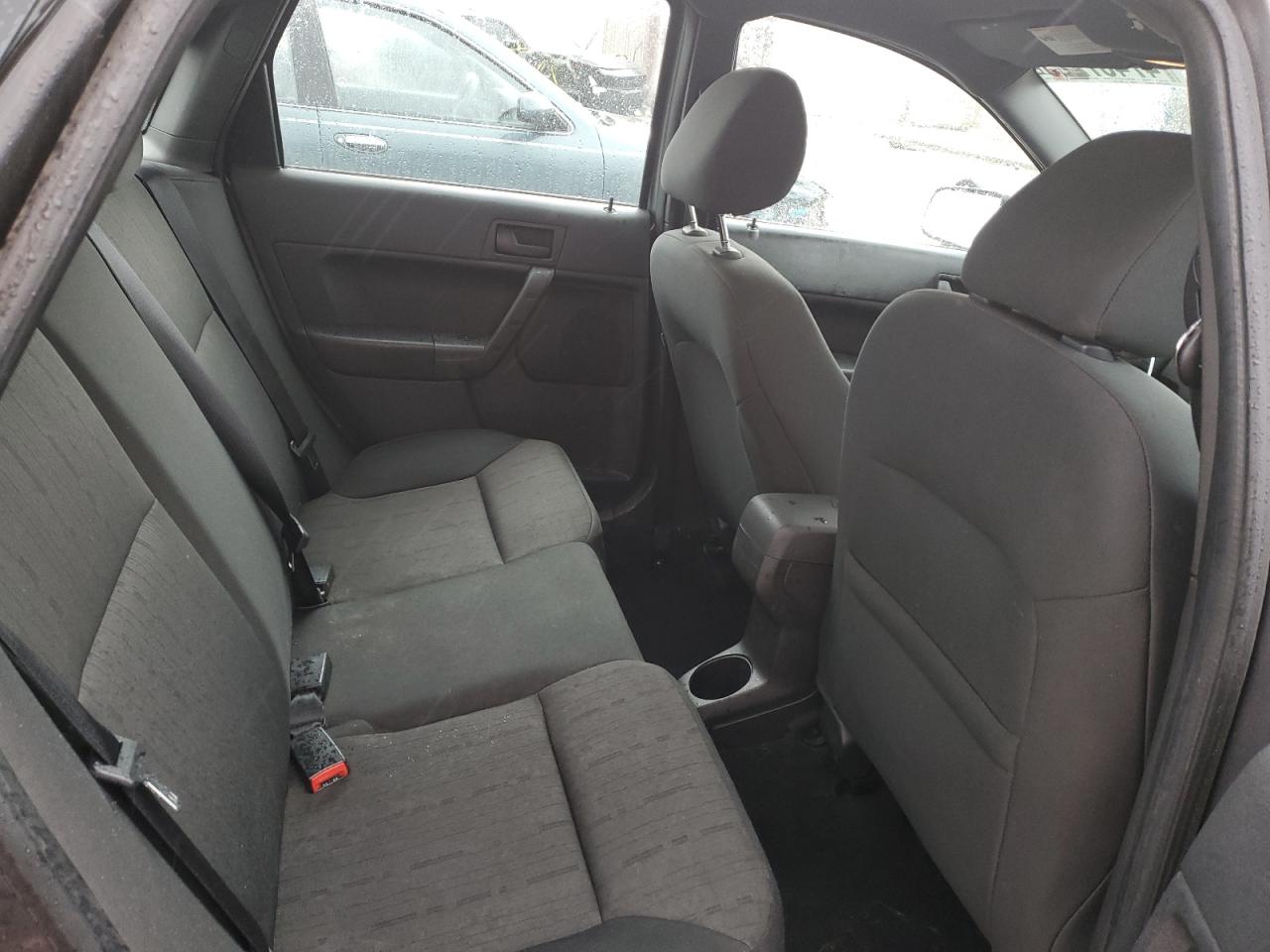 2010 Ford Focus - Image 10