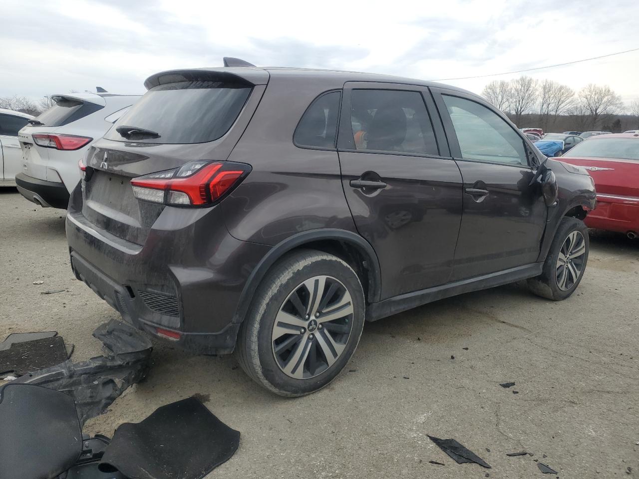 2021 Mitsubishi Outlander - Image 3