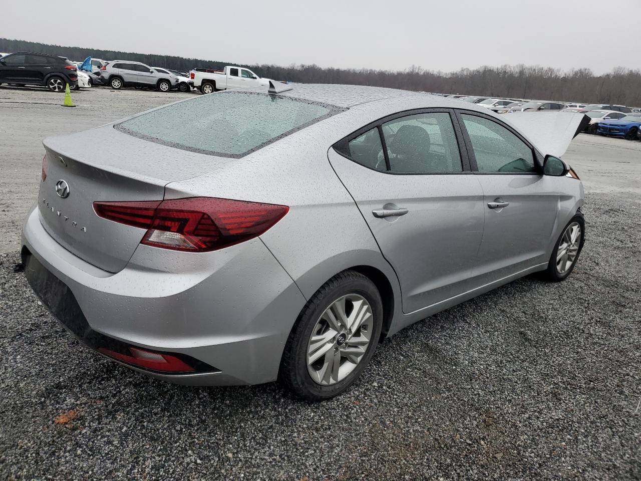 2020 Hyundai Elantra - Image 3