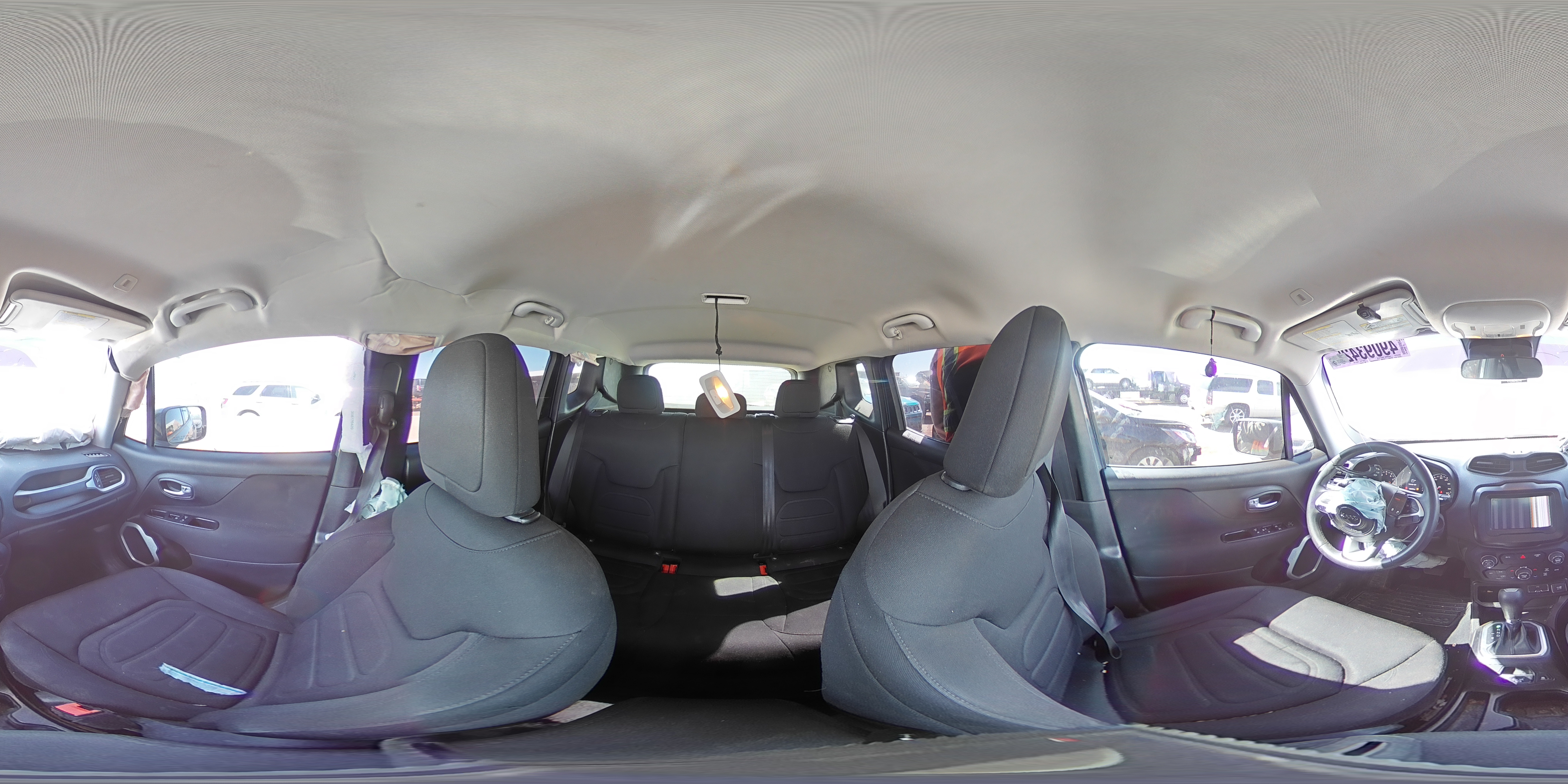 2018 Jeep Renegade - Image 14