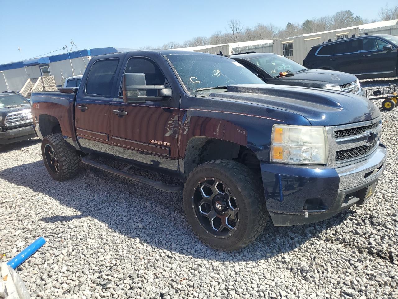 2011 Chevrolet Silverado - Image 4