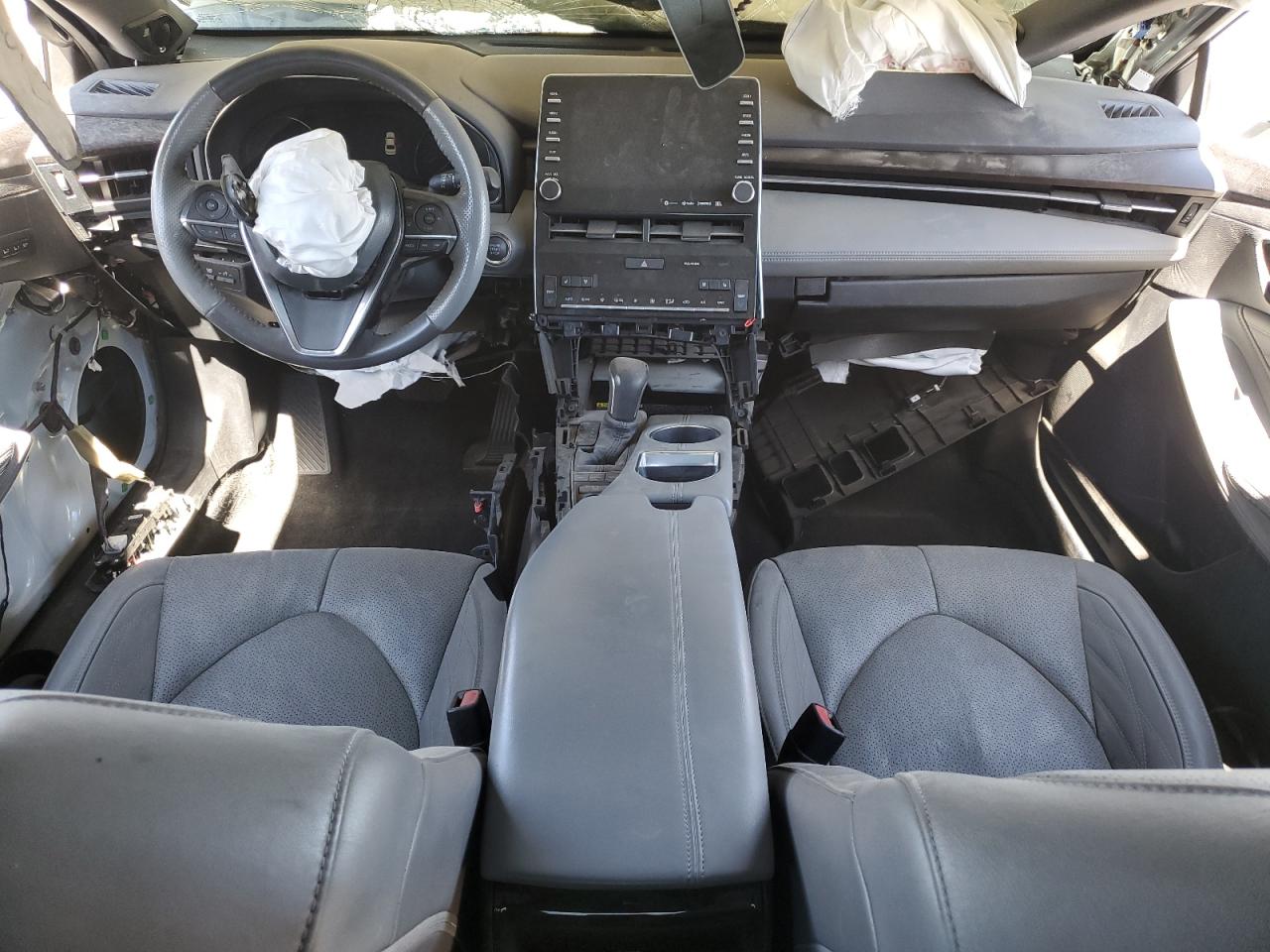 2022 Toyota Avalon - Image 8