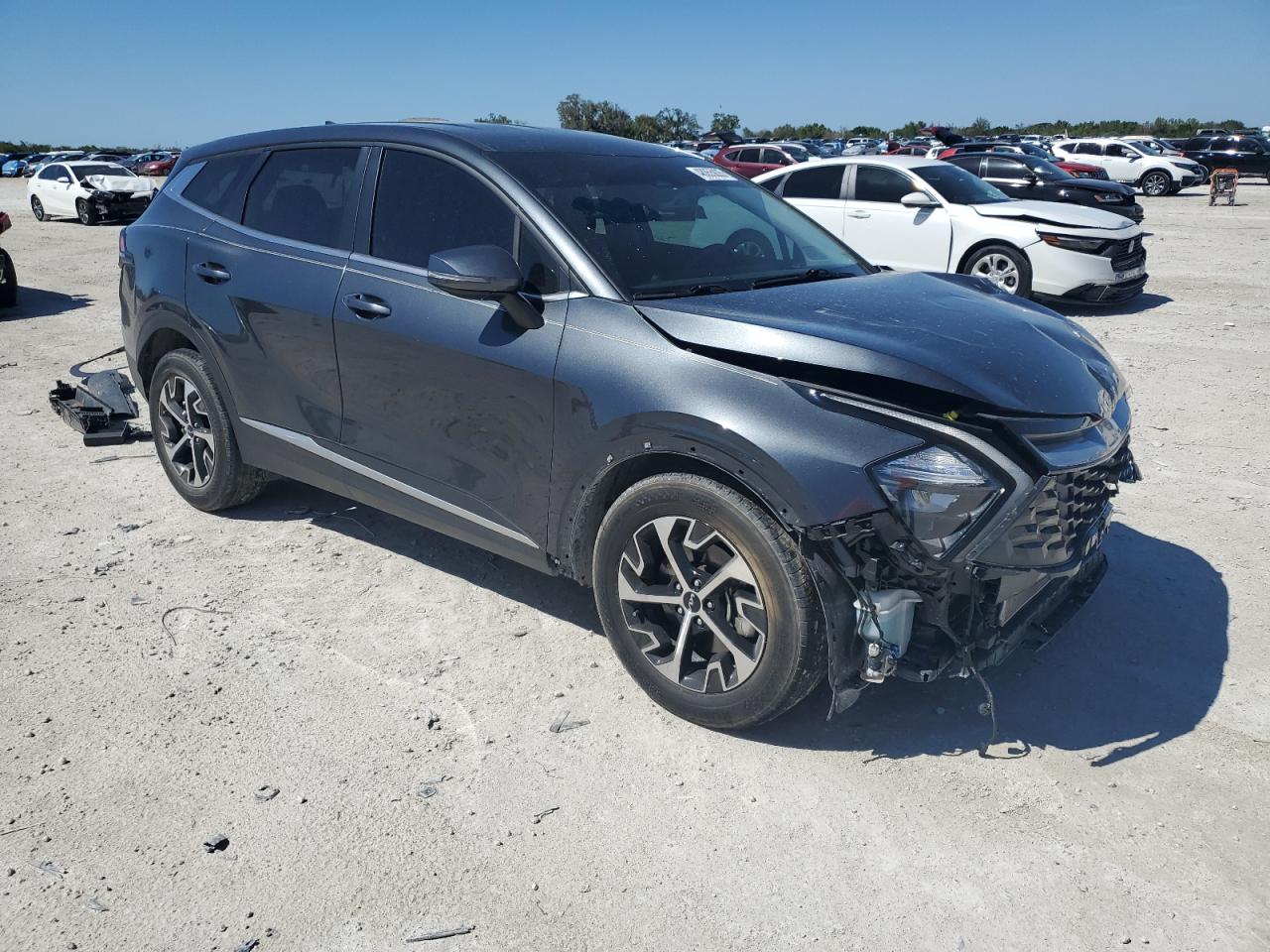 2023 Kia Sportage - Image 4