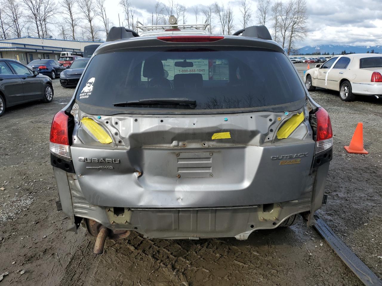 2010 Subaru Outback - Image 6