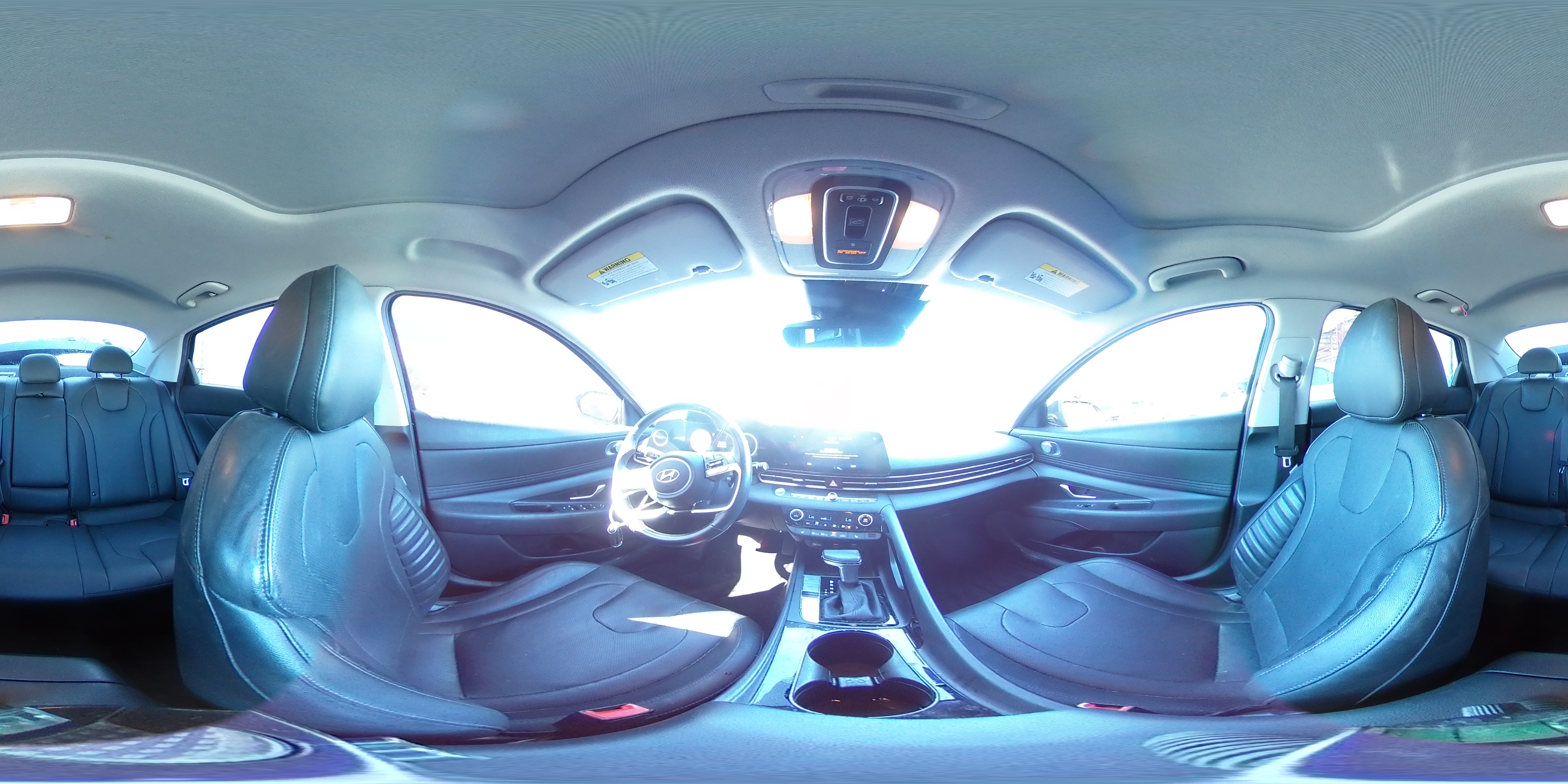 2022 Hyundai Elantra - Image 15