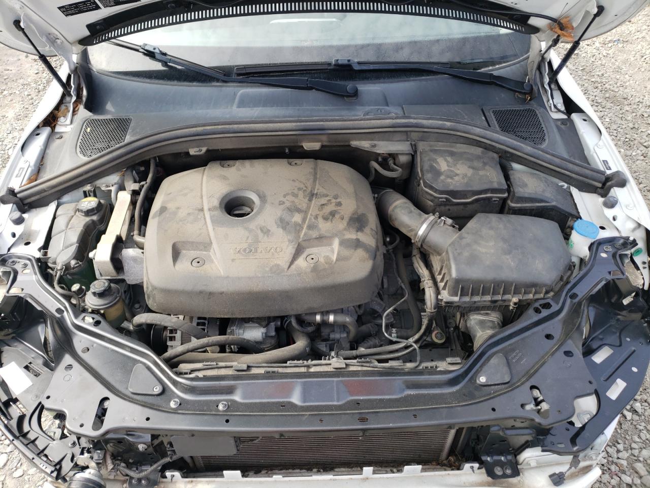 2017 Volvo XC60 - Image 11