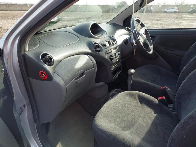 2001 TOYOTA YARIS CDX