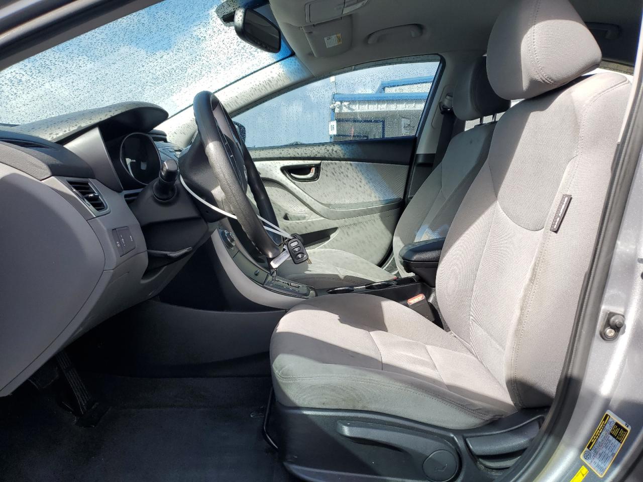 2013 Hyundai Elantra - Image 7