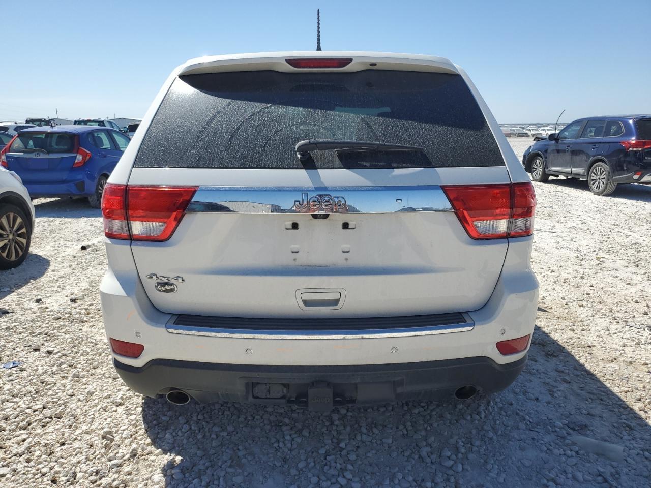 2012 Jeep Grand Cherokee - Image 6