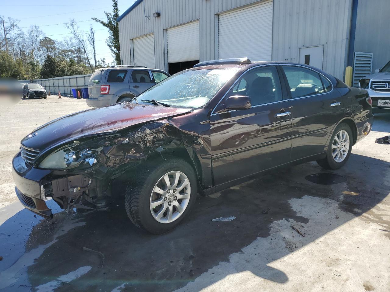 Savannah, GA에서 판매 중인 2002 Lexus Es 300 - Front End