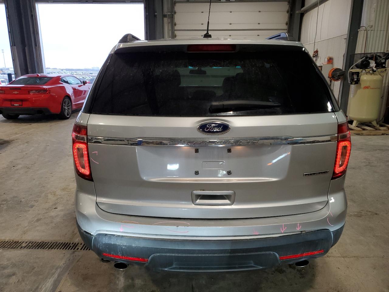 2015 Ford Explorer - Image 6