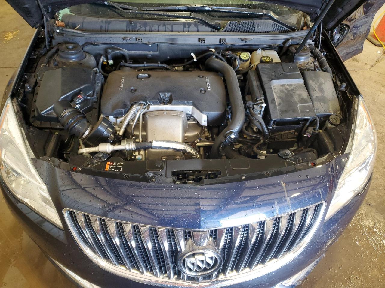 2016 Buick Regal - Image 11