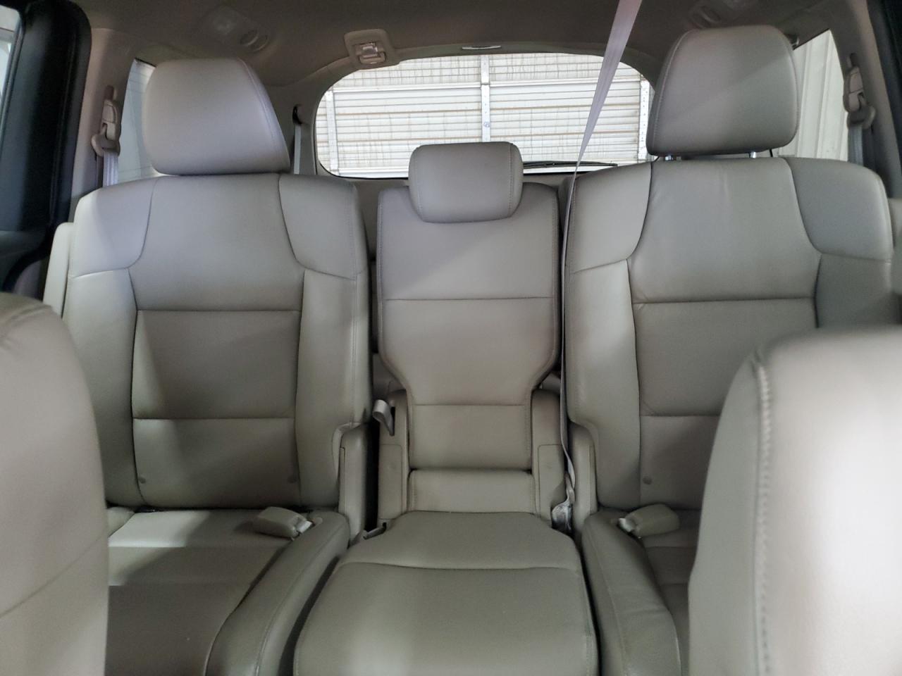 2011 Honda Odyssey - Image 10