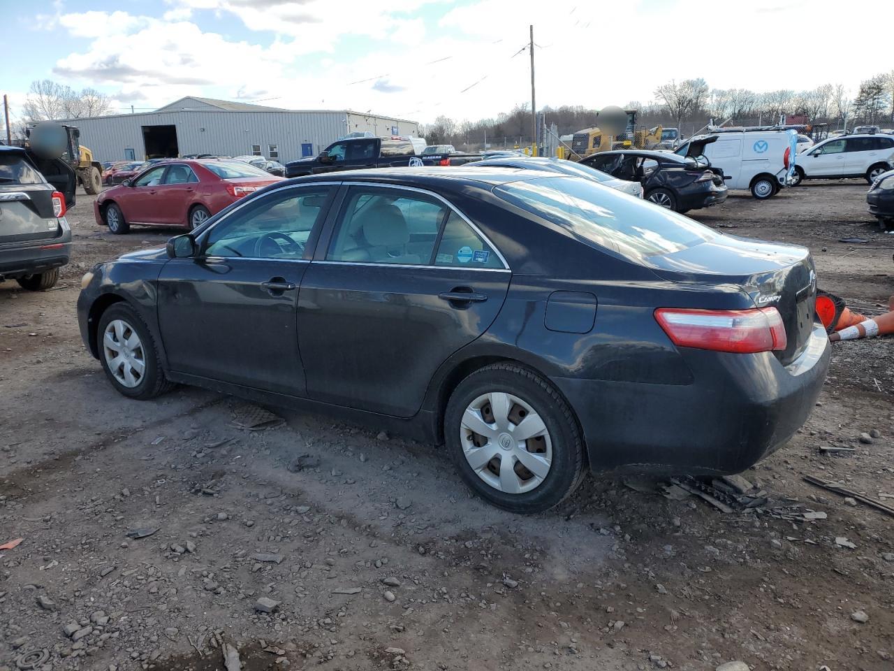 2009 Toyota Camry - Image 2