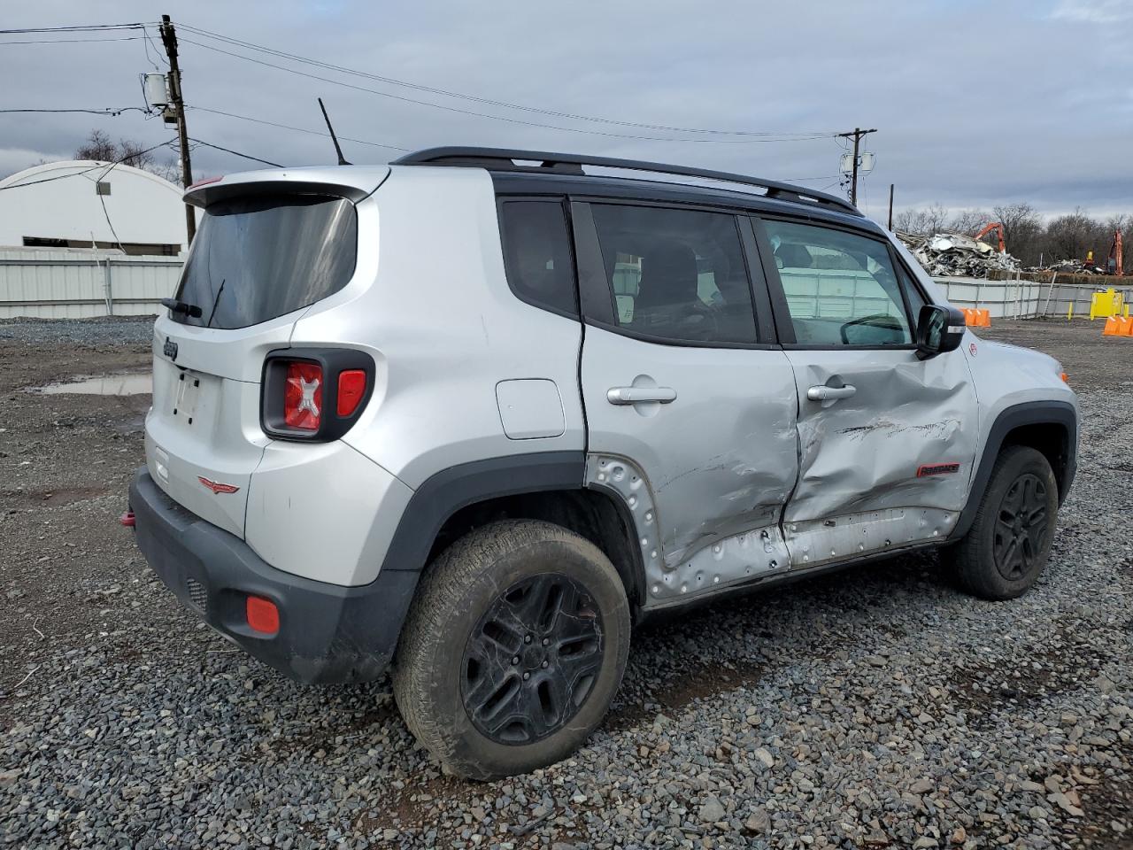 2018 Jeep Renegade - Image 3