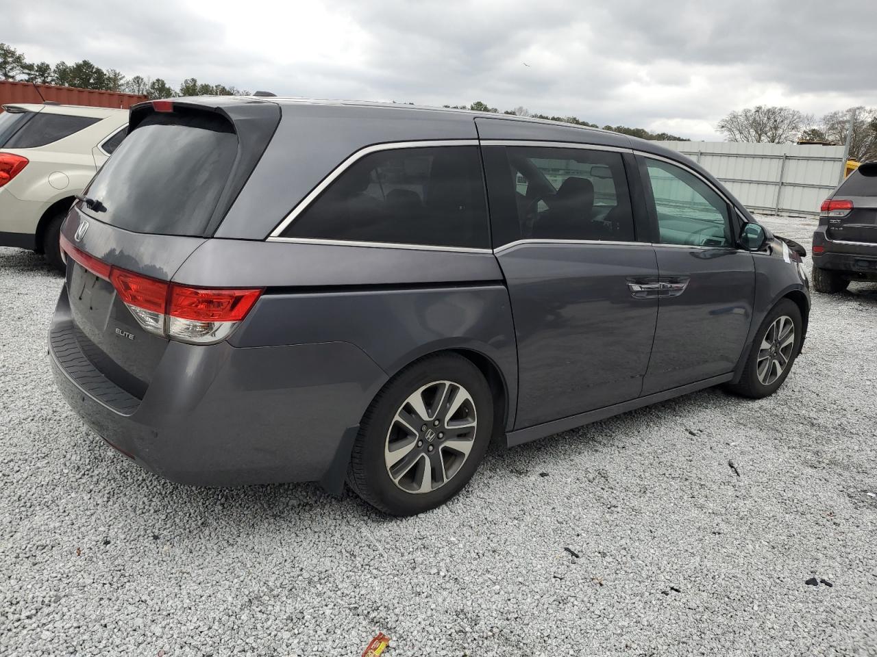 2016 Honda Odyssey - Image 3