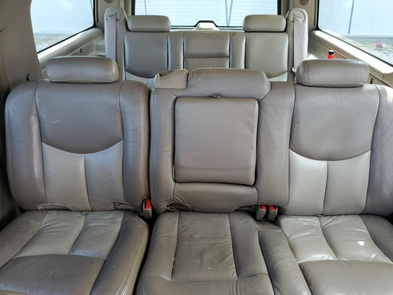2005 GMC Yukon Xl Denali VIN: 1GKFK66U55J152864 Lot: 50890665
