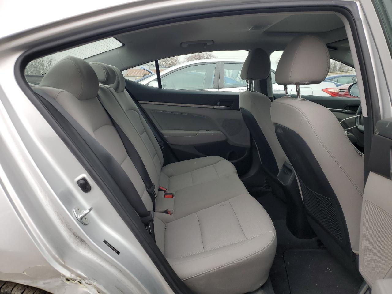 2018 Hyundai Elantra - Image 10
