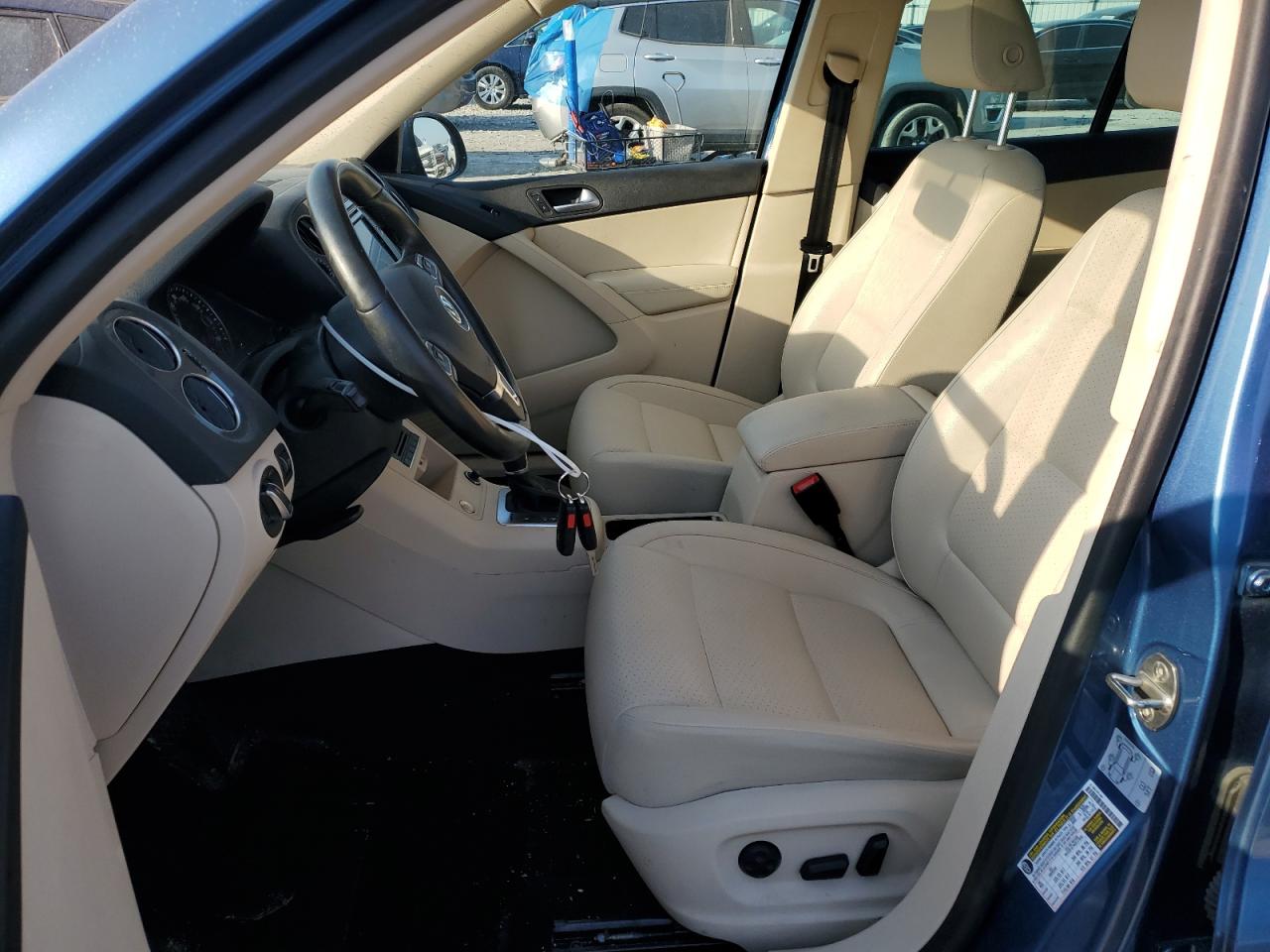 2017 Volkswagen Tiguan - Image 7