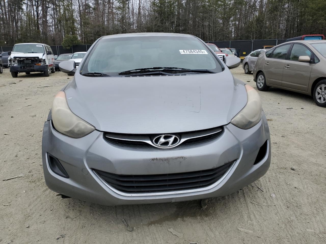 2013 Hyundai Elantra - Image 5