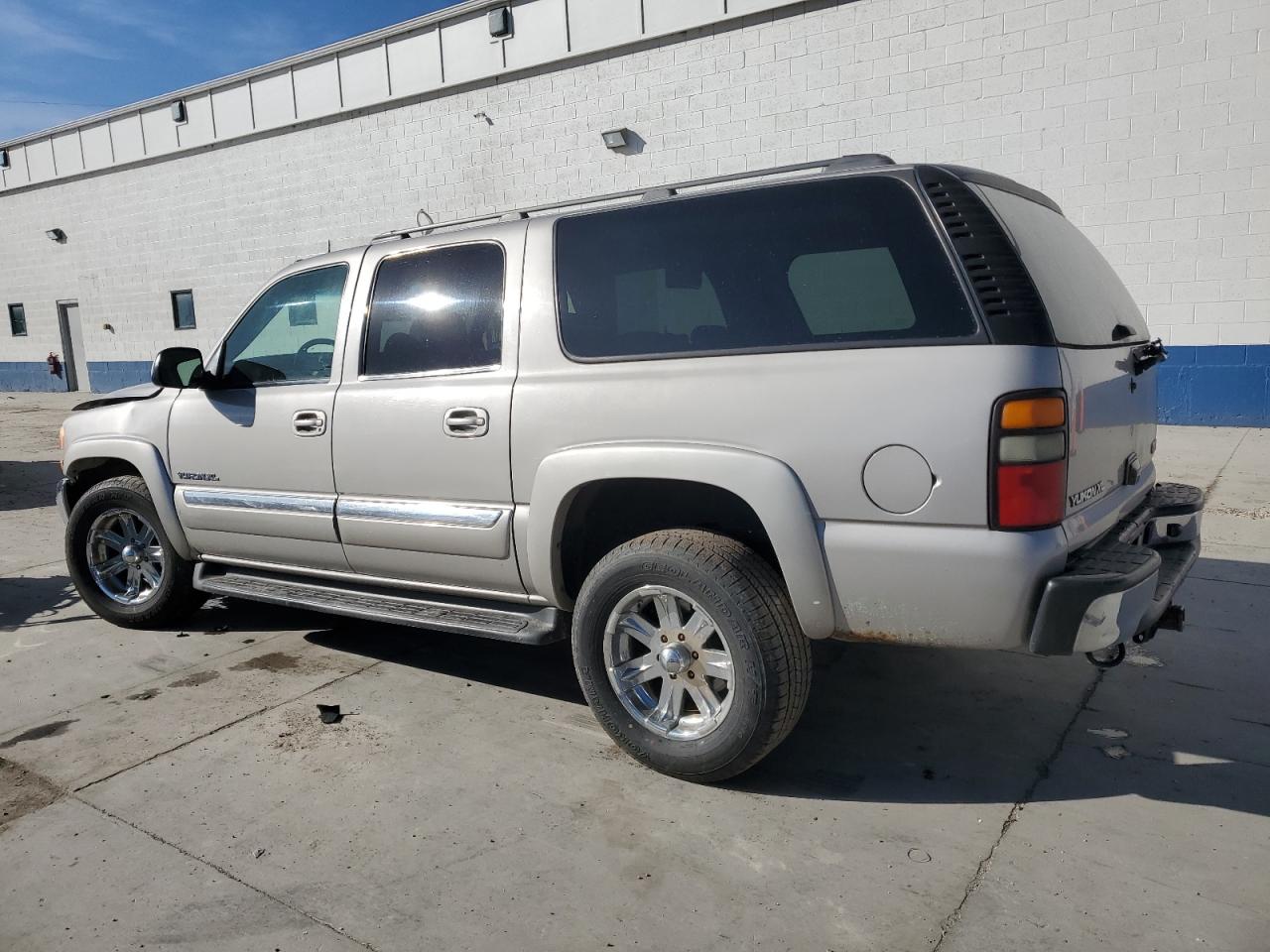 2005 GMC Yukon - Image 2
