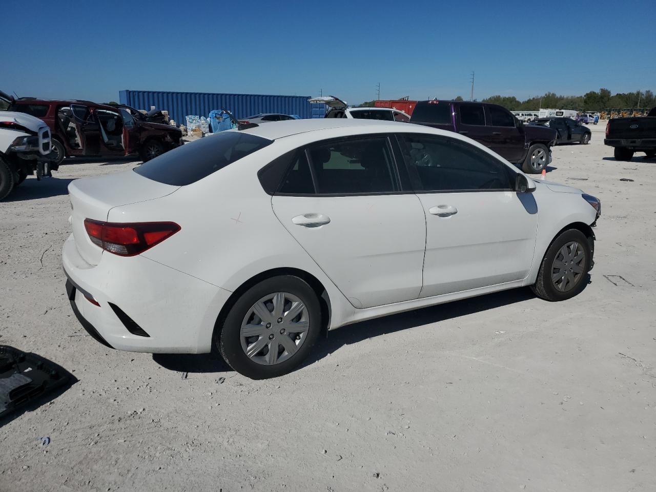 2023 Kia Rio - Image 3