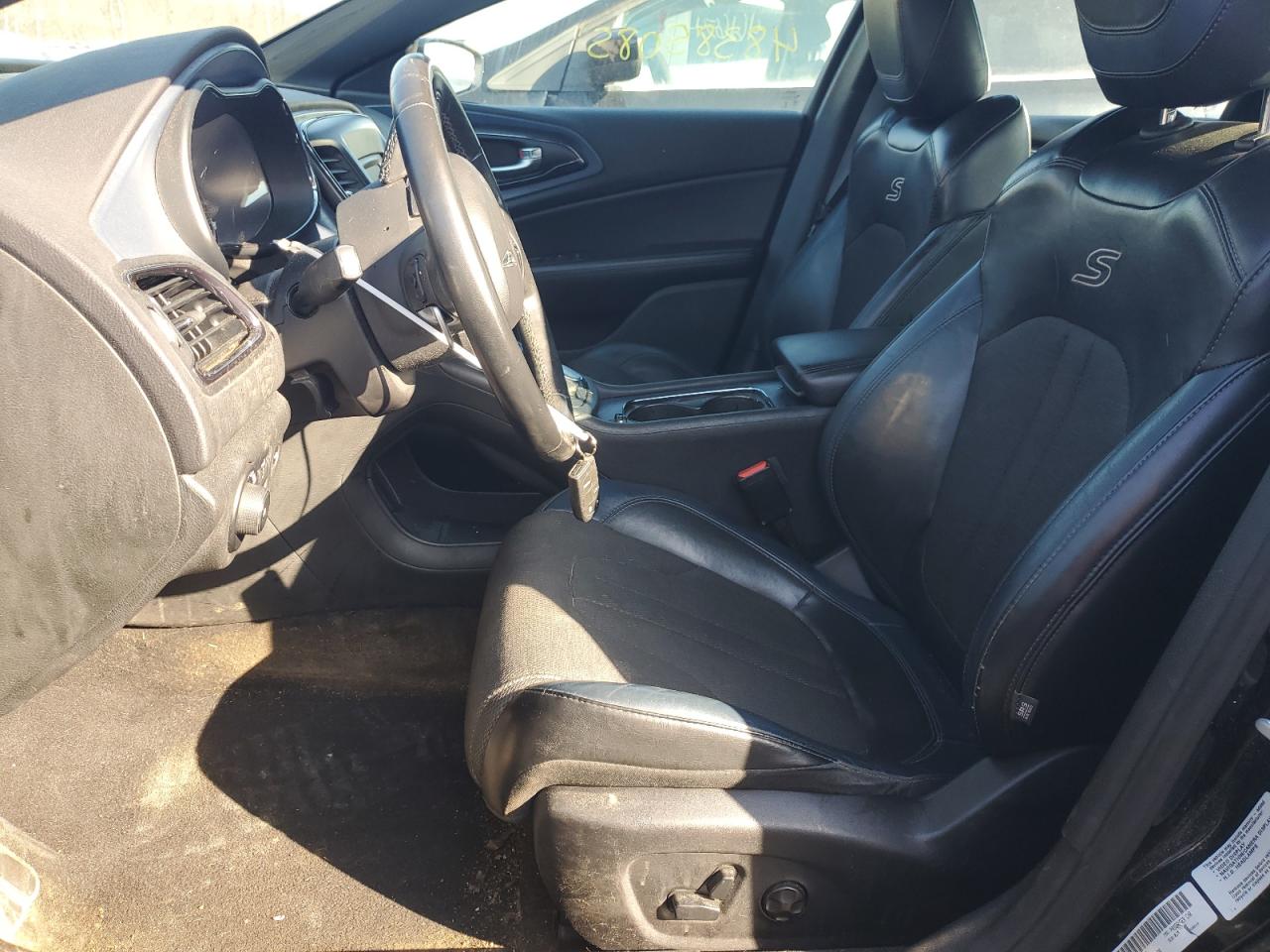 2015 Chrysler 200 - Image 7