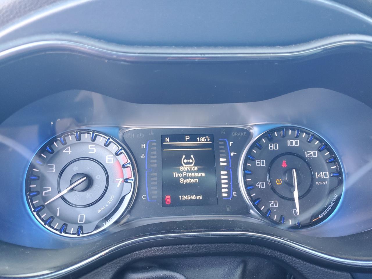 2015 Chrysler 200 - Image 9