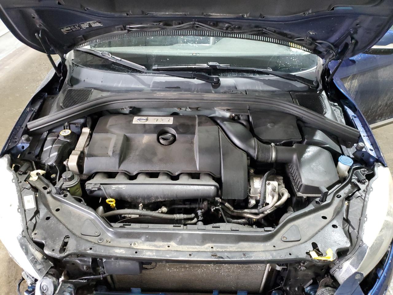 2015 Volvo XC60 - Image 12