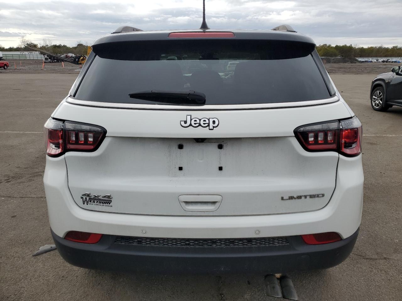 2022 Jeep Compass - Image 6