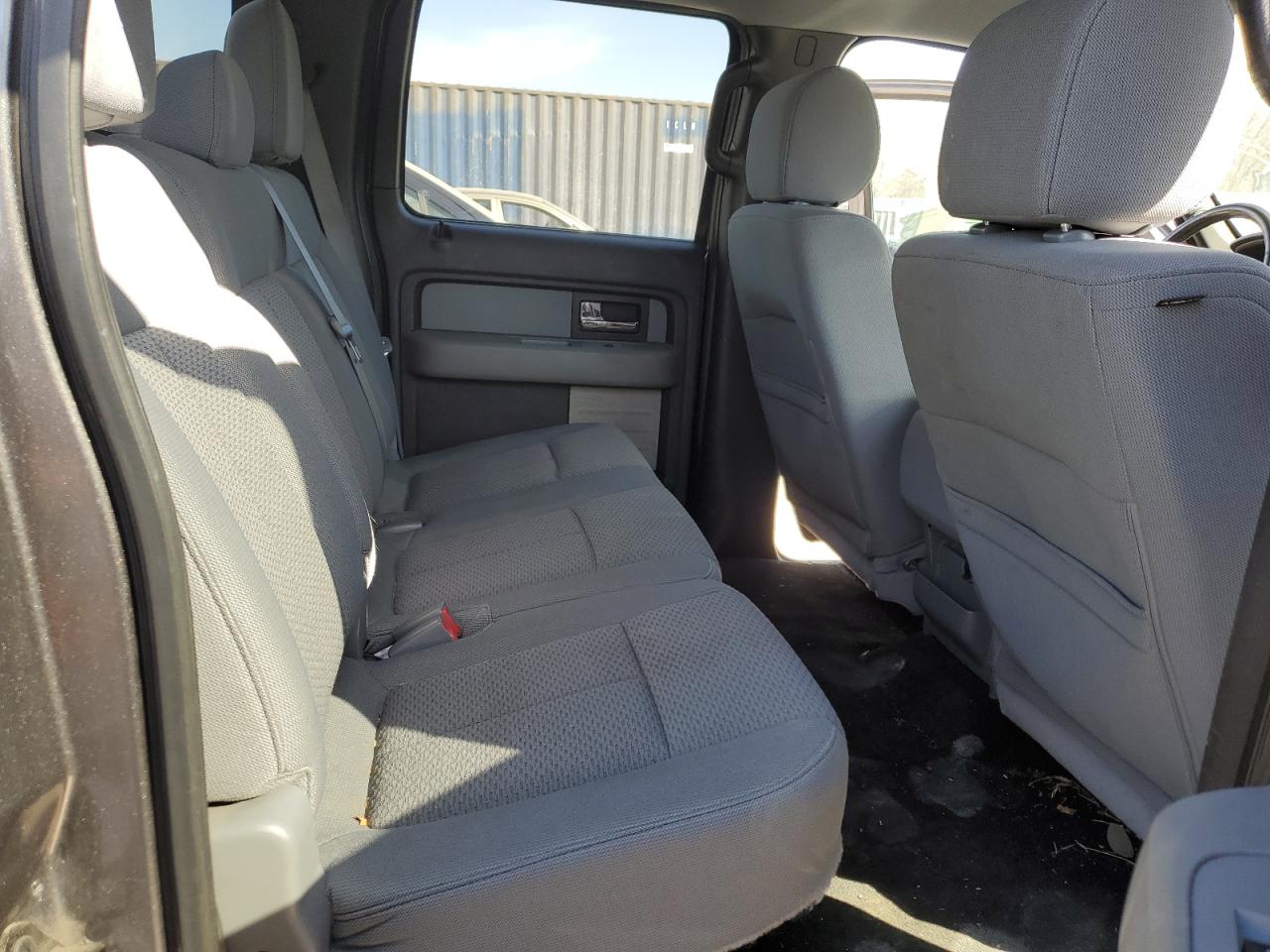 2013 Ford F-150 - Image 10