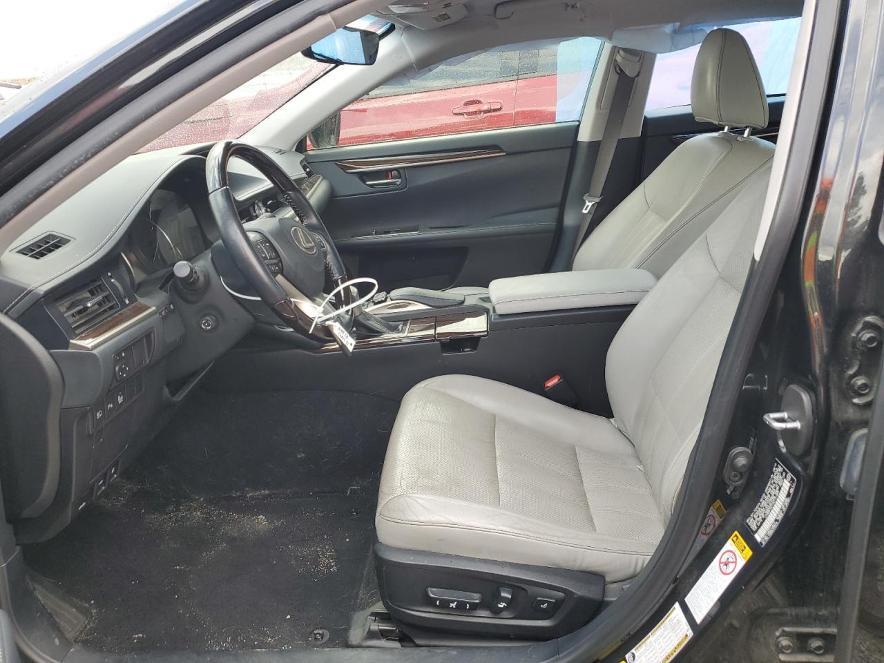 2016 Lexus ES - Image 7