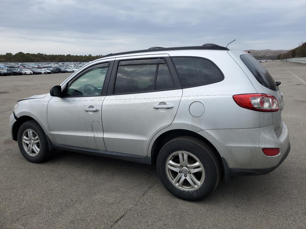 2012 Hyundai Santa Fe - Image 2