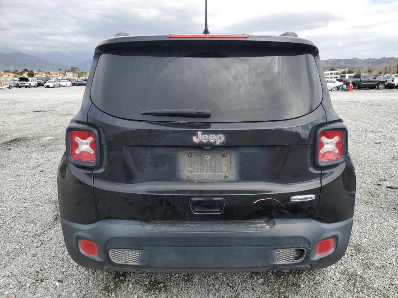 2018 Jeep Renegade - Image 6