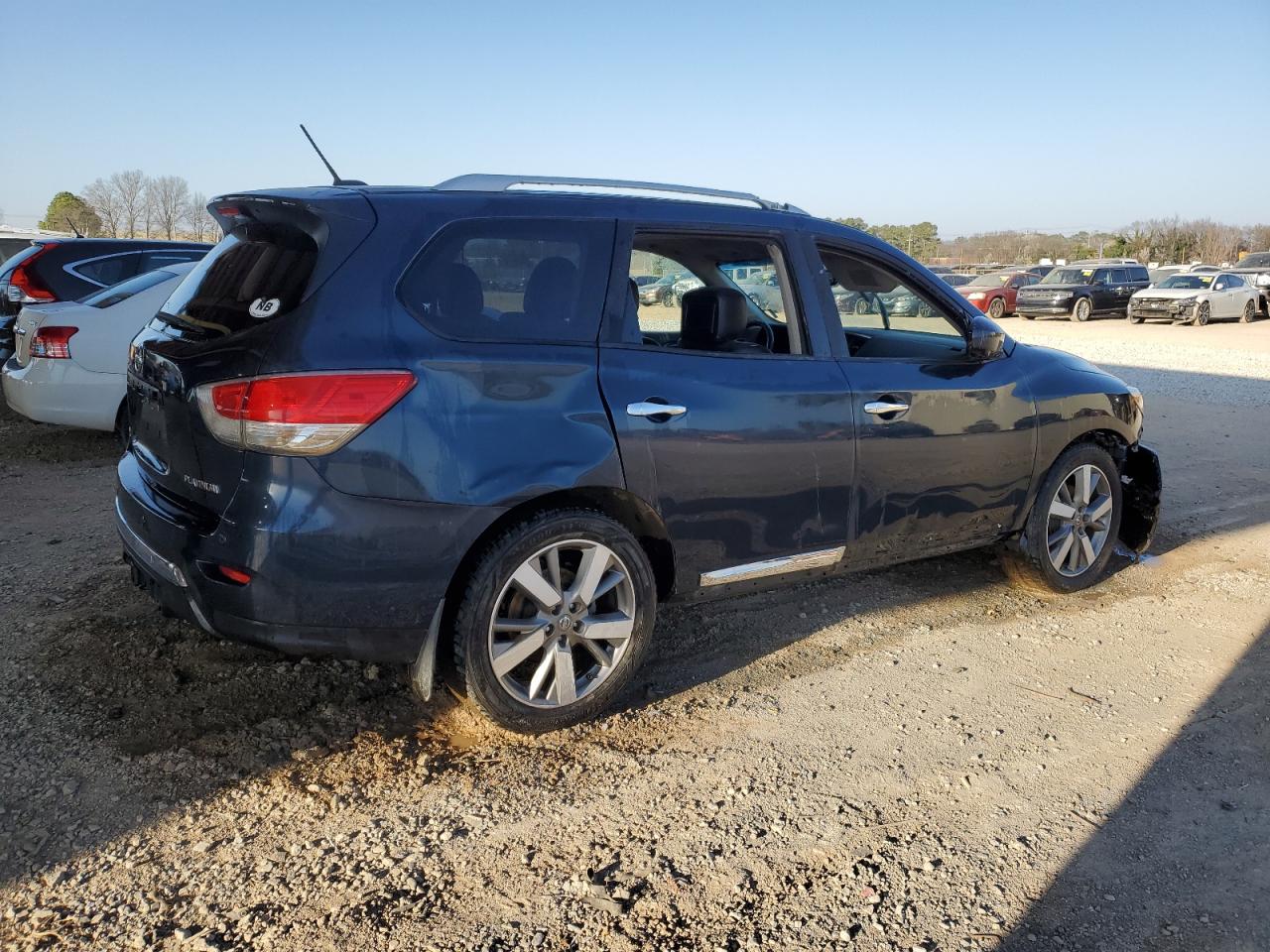 2013 Nissan Pathfinder - Image 3