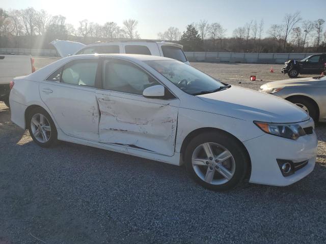  TOYOTA CAMRY 2014 Белы