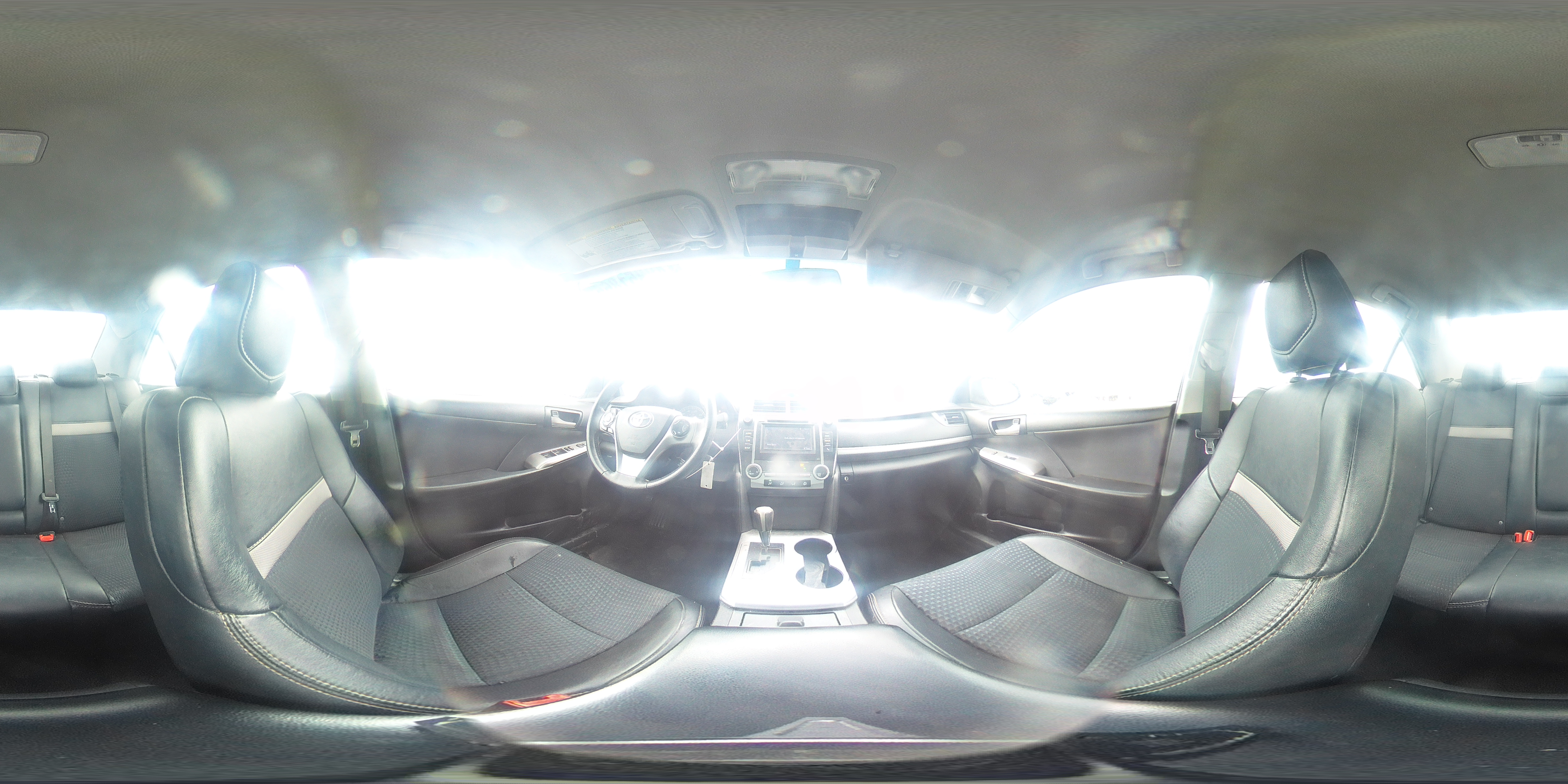 2014 Toyota Camry - Image 13