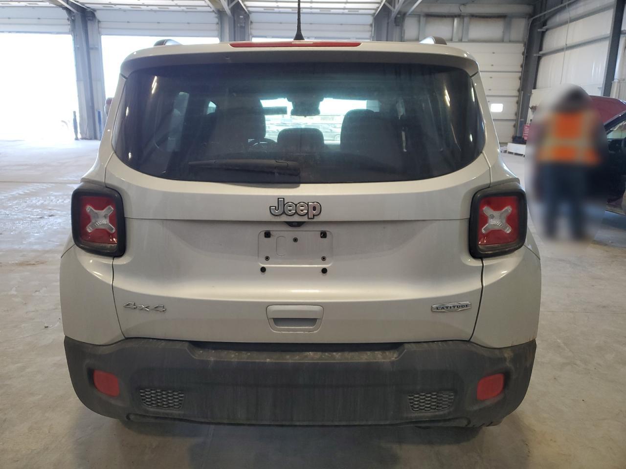 2018 Jeep Renegade - Image 6
