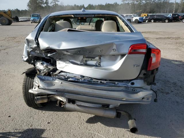 Sedans VOLVO S60 2013 Srebrny