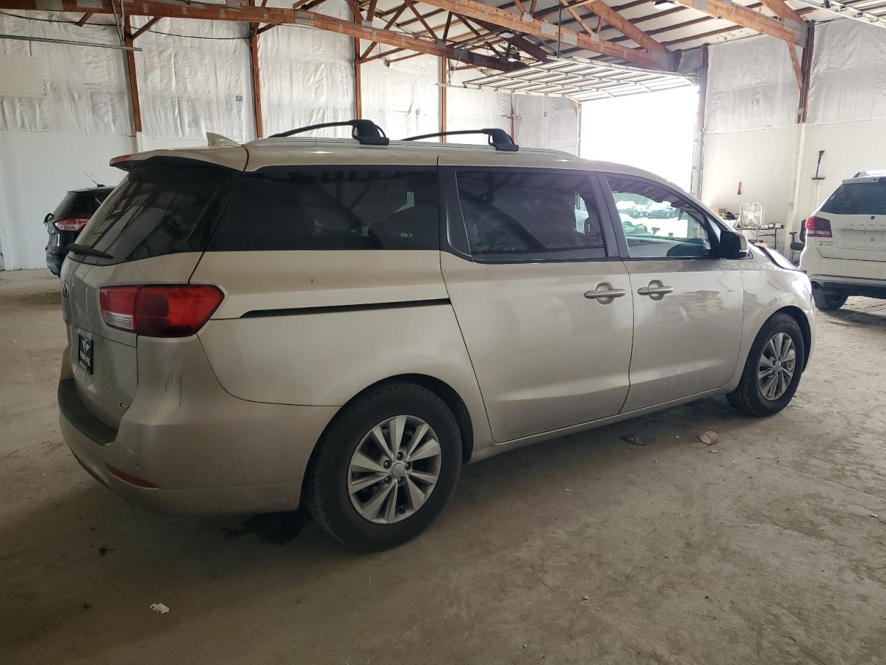 2016 Kia Sedona - Image 3