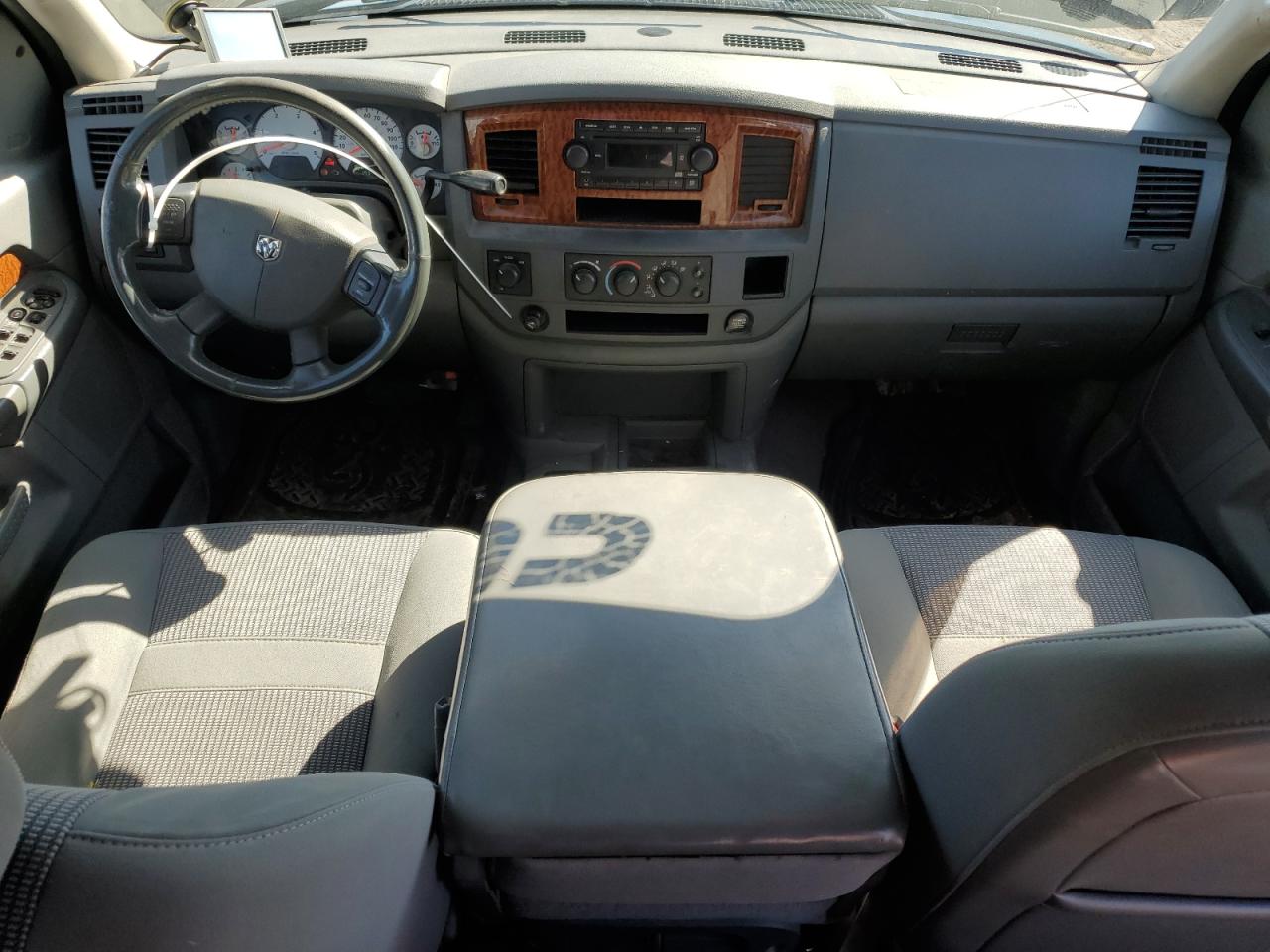 2006 Dodge RAM - Image 8