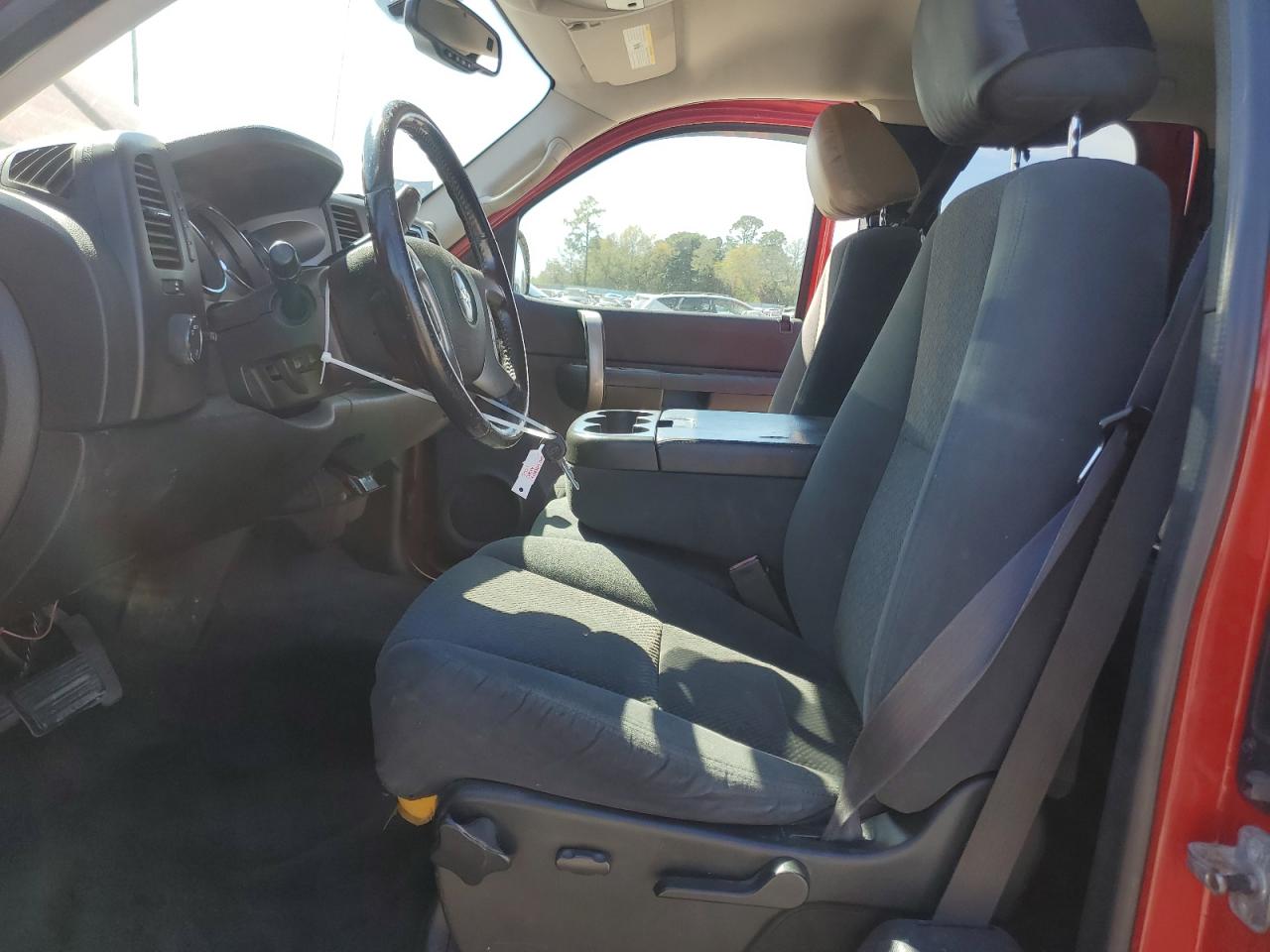 2007 Chevrolet Silverado - Image 7