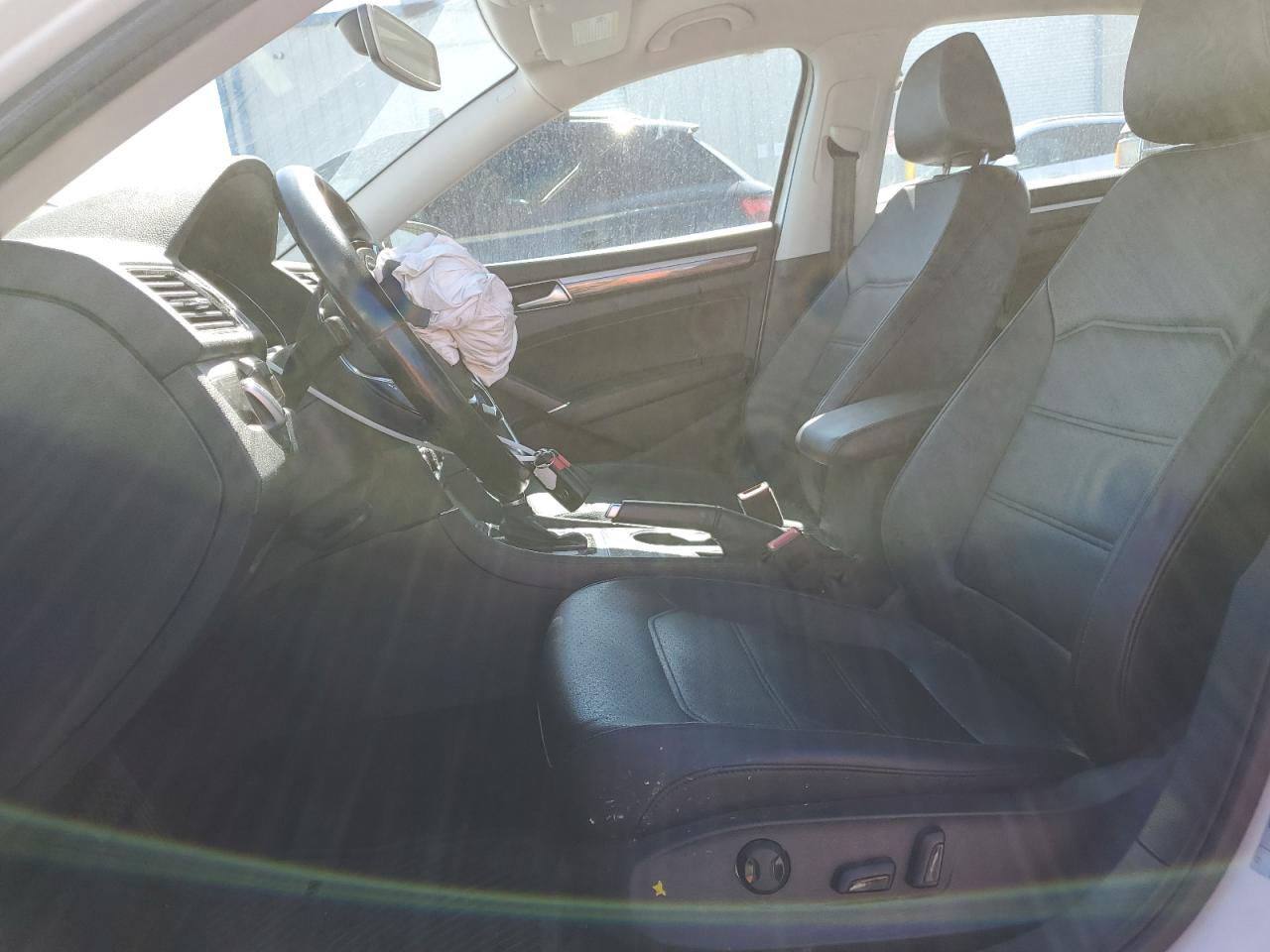 2018 Volkswagen Passat - Image 7