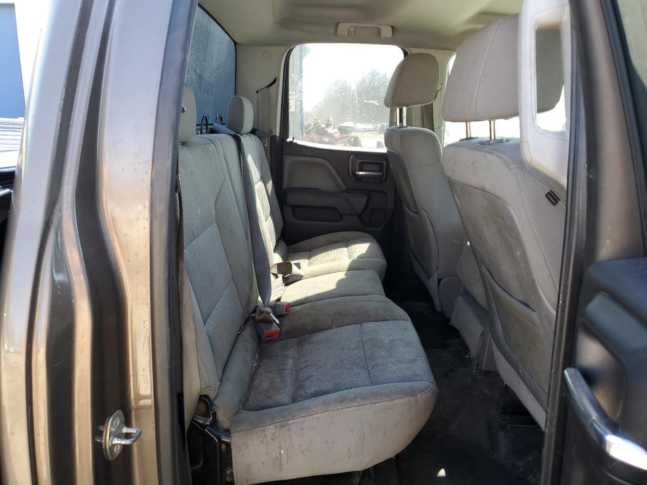 2015 Chevrolet Silverado - Image 10